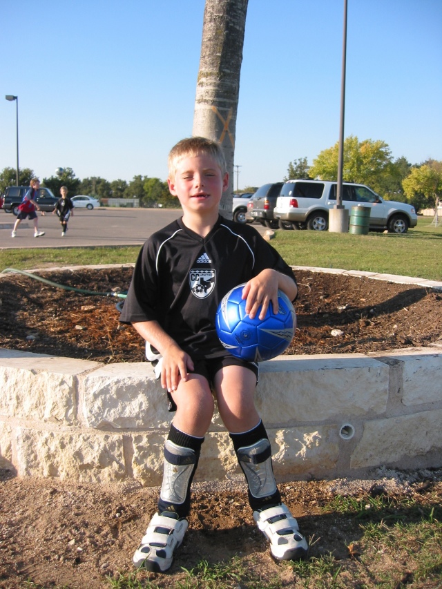 2005/10 October/Soccer Pics/640x480_IMG_2391.JPG